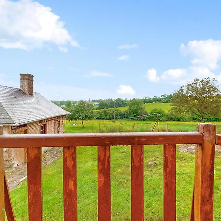 2 Bedroom In Hébergement de vacances Le Thil-Riberpré