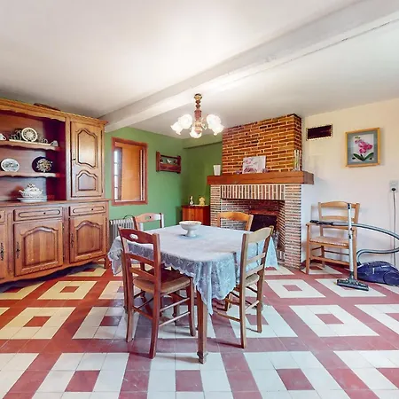 2 Bedroom In Hébergement de vacances Le Thil-Riberpré